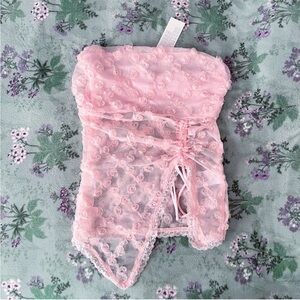 Urban Outfitters Kimchi Blue Rosie Pink Floral Appliqué Tube Top 🌸💗🐚🫧